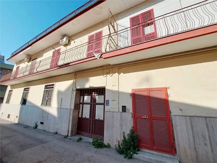 Casa con 7 locali in vendita in Corso Umberto I, Caivano