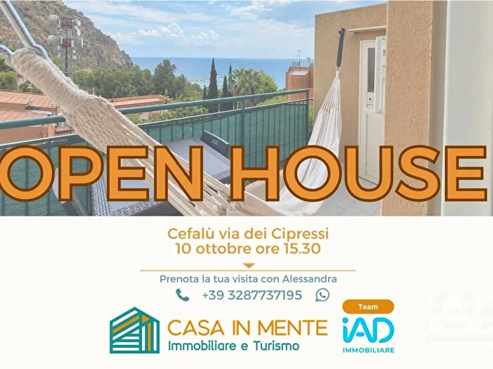 Appartamento trilocale in vendita in Via Cipressi, Cefalu'