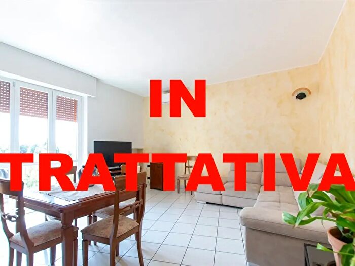Appartamento trilocale in vendita in Via Lunga, Merate