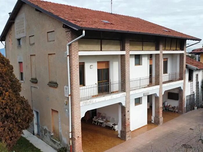 Appartamento trilocale in vendita in Via Cattarello, Chiari