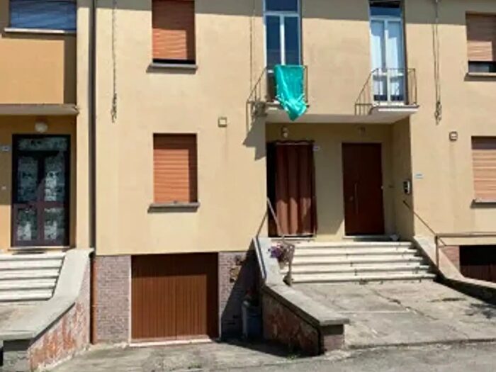 Casa con 5 locali in vendita in Via Lume, Mordano