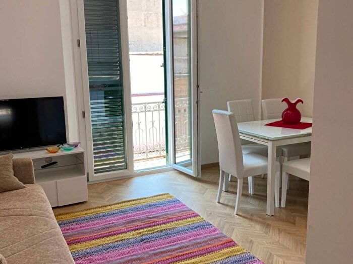 Appartamento bilocale in affitto in Via Fra Gesualdo Melacrinò, Centro Storico, Reggio Calabria