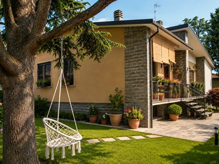 Casa con 5 locali in vendita in Via Nino Bixio, Nerviano