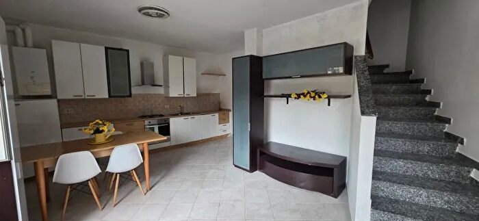 Casa trilocale in vendita in Nova Milanese Via Garibaldi, Nova Milanese