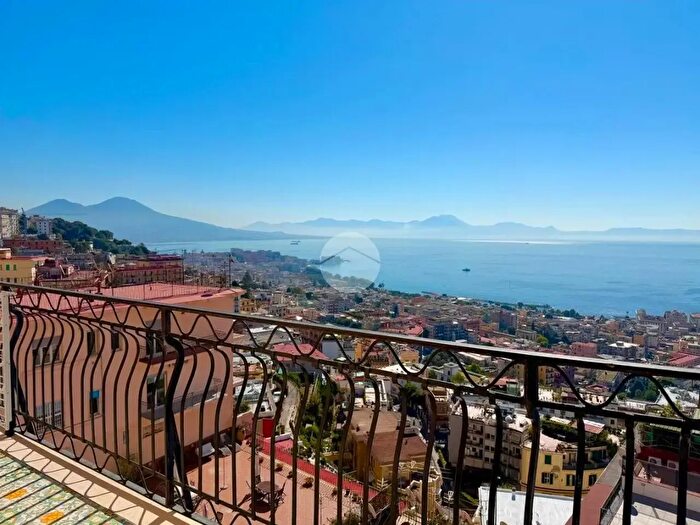 Appartamento con 7 locali in vendita in Via Kagoshima, Napoli