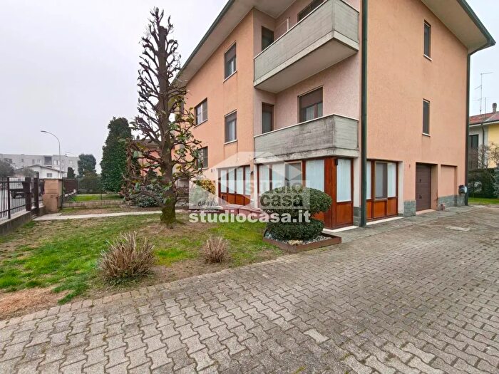 Casa con 6 locali in vendita in Via Don Minzoni, Crema