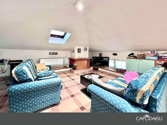 Casa trilocale in vendita in Viale Farini, Riccione