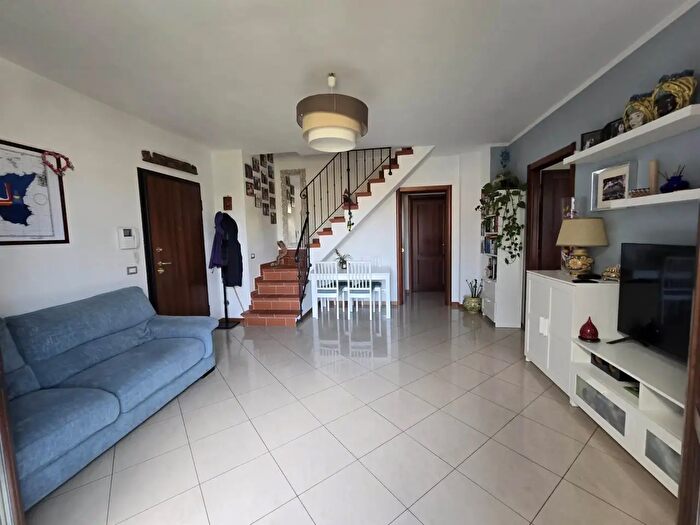 Appartamento con 6 locali in vendita in Sesto Fiorentino