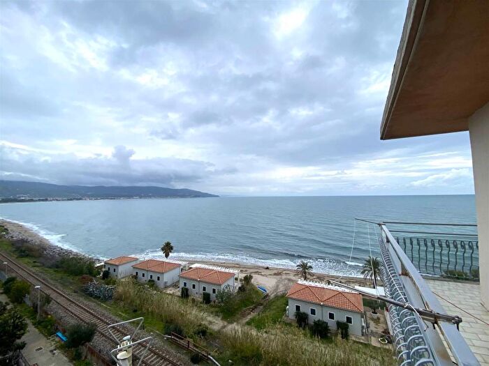 Appartamento quadrilocale in affitto in Soverato Marina, Soverato