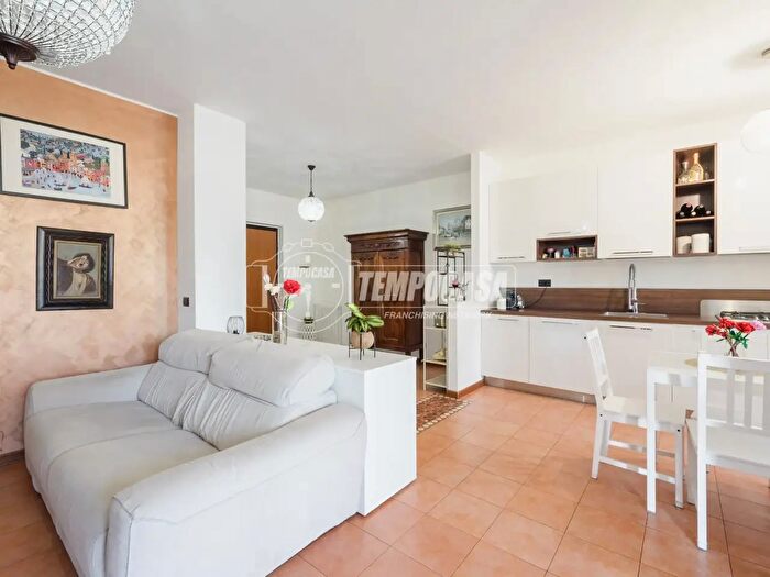 Appartamento trilocale in vendita in Via Benedetto Croce, Trezzano Sul Naviglio