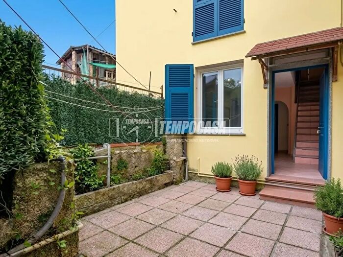 Appartamento trilocale in vendita in Via Barletti, Casarza Ligure
