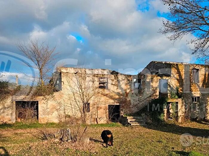 Casa con 5 locali in vendita in Via Budino, Foligno