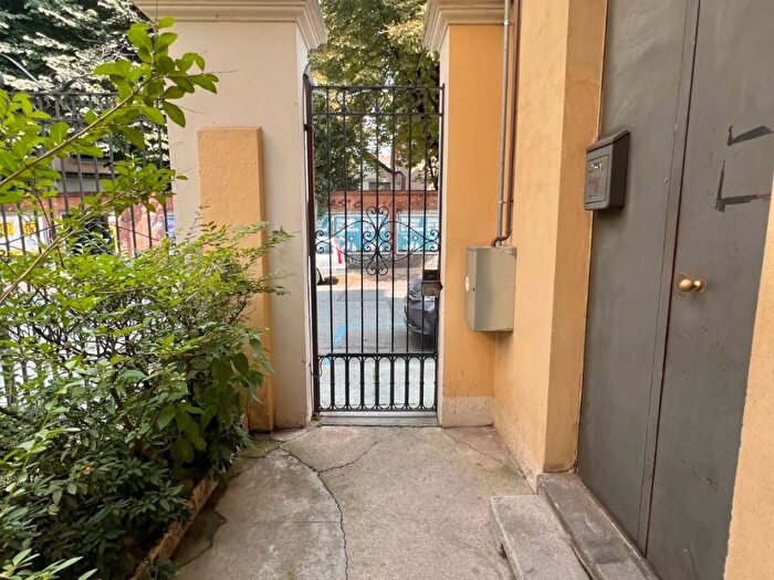 Appartamento trilocale in affitto in Via Guastalla, Vanchiglia, Torino