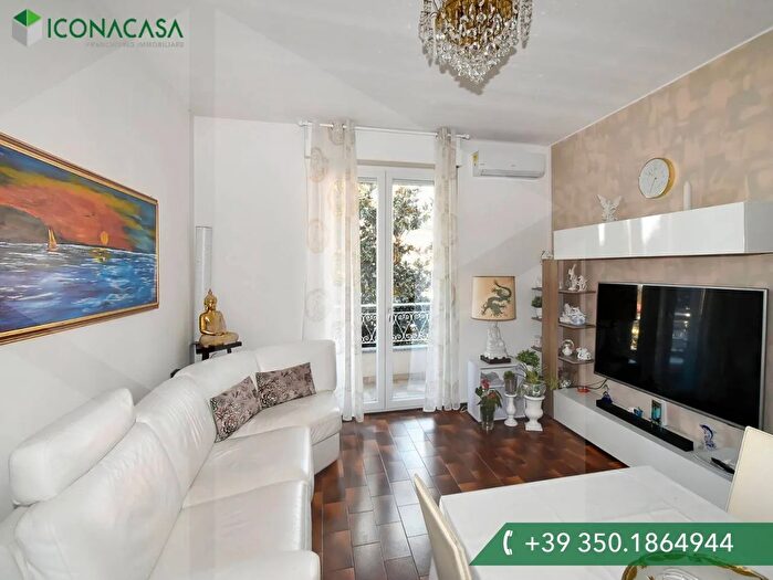 Appartamento bilocale in vendita in Via Santa Teresa, Legnano