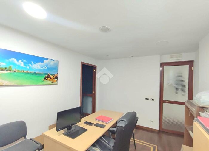 Appartamento bilocale in vendita in Via Nuova San Rocco, Napoli