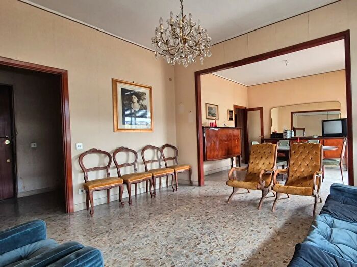 Appartamento con 5 locali in vendita in Via Asiago, Catania