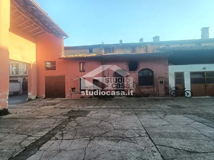 Casa con 6 locali in vendita in Via Alserio, Sergnano