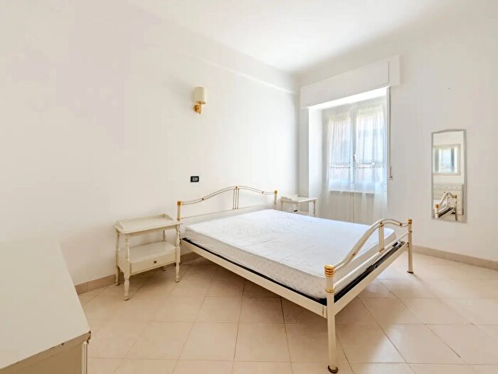 Appartamento con 9 locali in vendita in Vico Tana, Genova