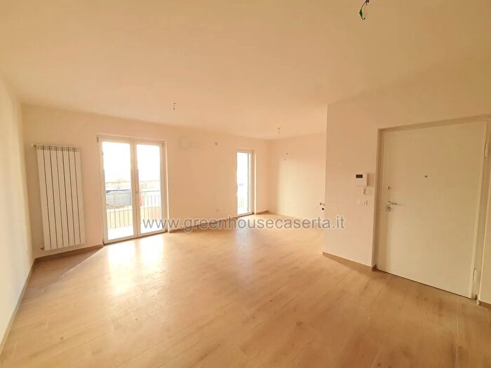 Appartamento trilocale in vendita in Piazza Giacomo Matteotti, Caserta