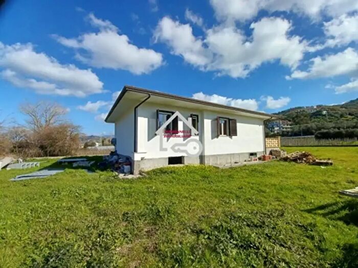 Casa quadrilocale in vendita in Via Piano delle Pere, Agropoli