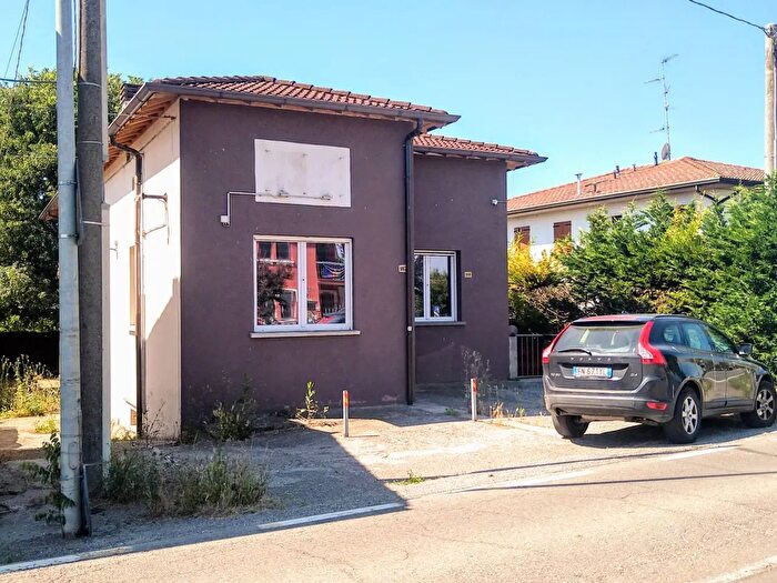 Casa con 5 locali in vendita in Reggiolo