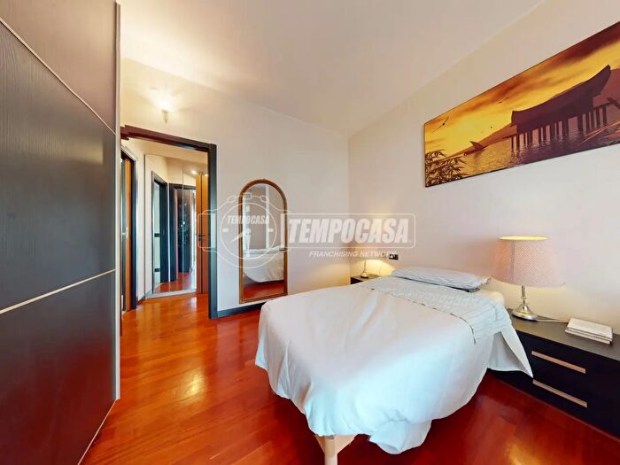 Appartamento trilocale in vendita in Via Arnaboldi, Milano