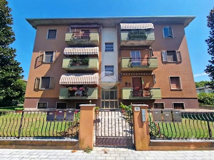 Appartamento quadrilocale in vendita in Via Arnaldo da Brescia, Borgo Virgilio