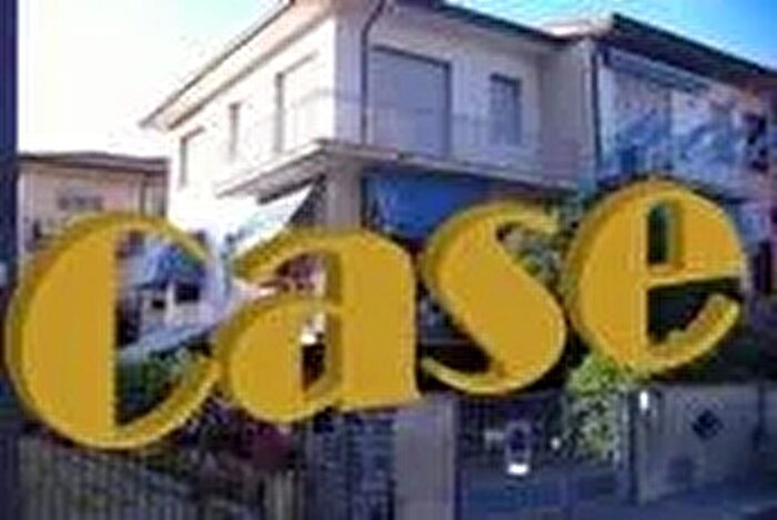 Casa con 6 locali in vendita in Camaiore