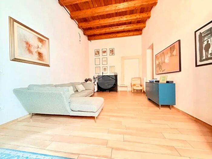 Appartamento quadrilocale in vendita in Via Rosso Guelfaglione, L'Aquila