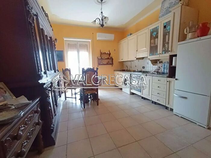 Appartamento trilocale in vendita in Via Fontana Candida, Roma