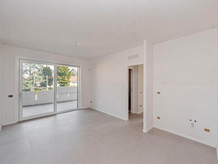 Appartamento trilocale in vendita in Via Goffredo Mameli, BovisioMasciago