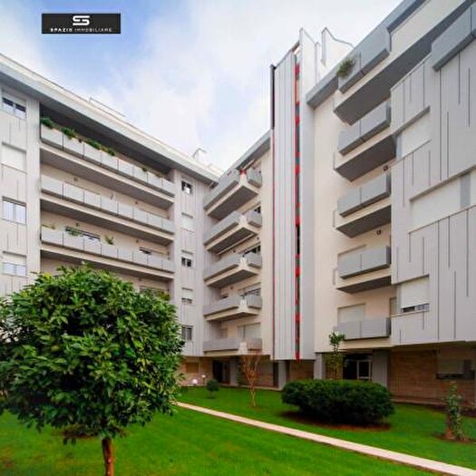 Appartamento quadrilocale in vendita in Via Raffaele Paolucci, Teramo