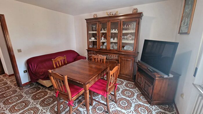 Appartamento trilocale in vendita in Via Spiazze, Esanatoglia