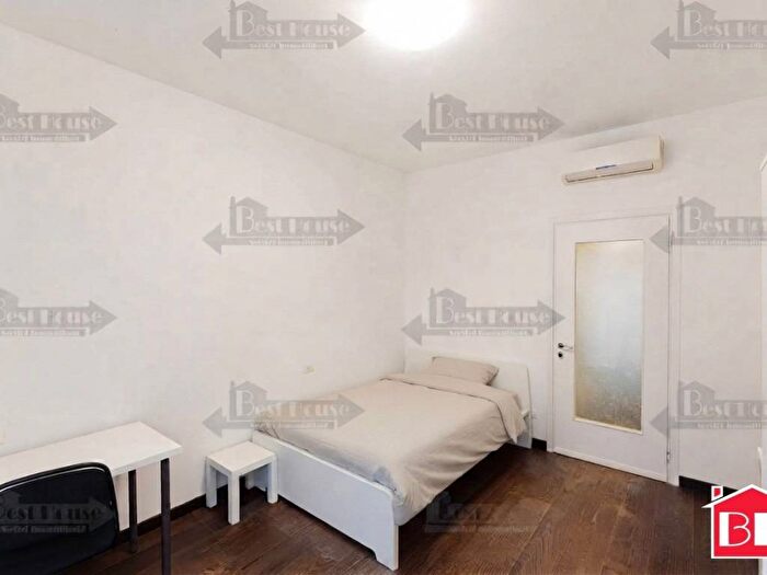 Appartamento quadrilocale in affitto in Via Feltre, Udine, Milano