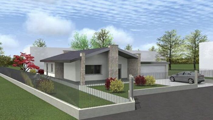 Casa quadrilocale in vendita in Via Leonardo da Vinci, Guanzate