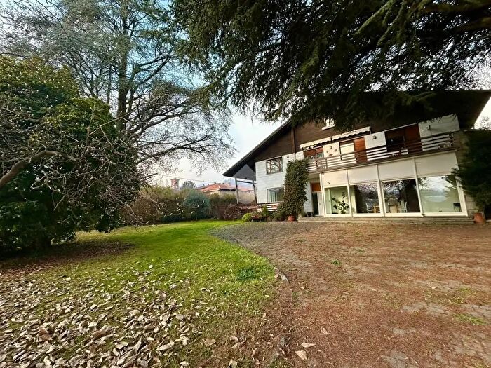 Casa con 13 locali in vendita in Via Levone, Rocca Canavese