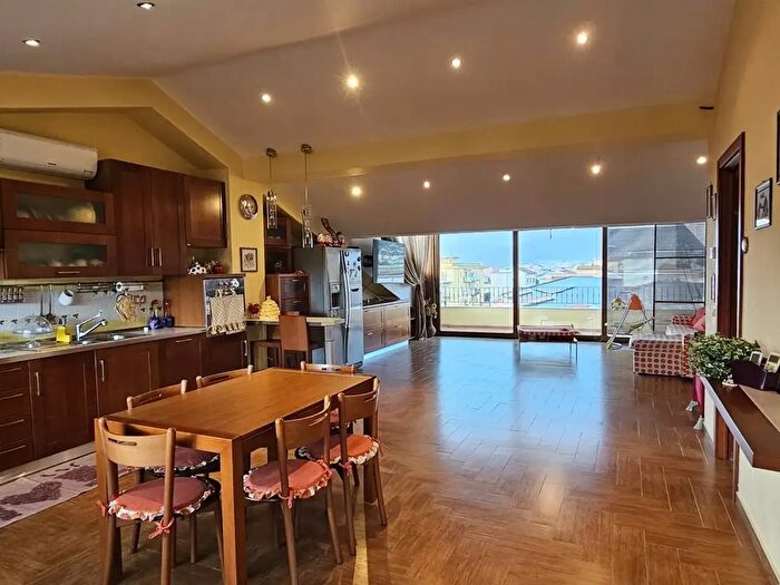 Appartamento trilocale in affitto in Messina