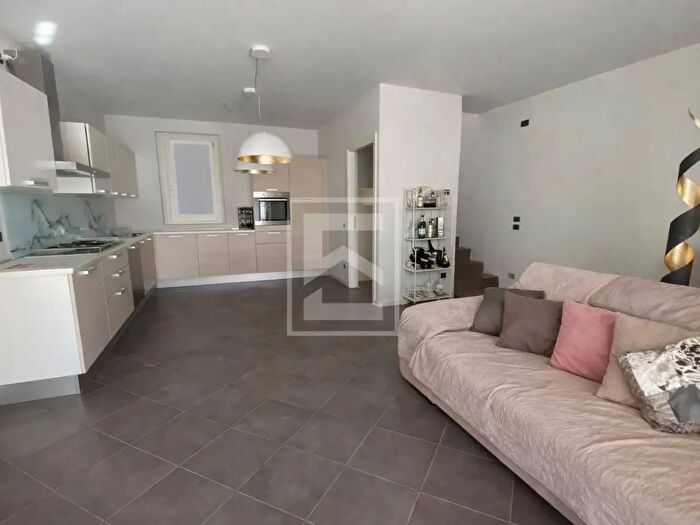 Casa trilocale in vendita in Via Valtenesi, Manerba Del Garda