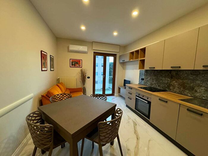 Appartamento trilocale in affitto in Via Senatore Arturo Perugini, Nicastro Sambiase, Lamezia Terme