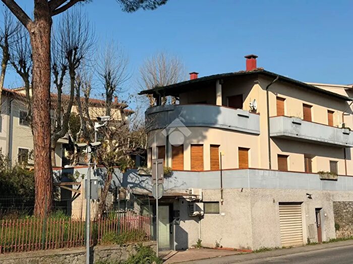 Casa con 7 locali in vendita in Via XX Settembre, Signa
