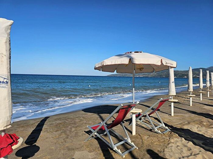 Appartamento trilocale in affitto in Corso Elea, Ascea