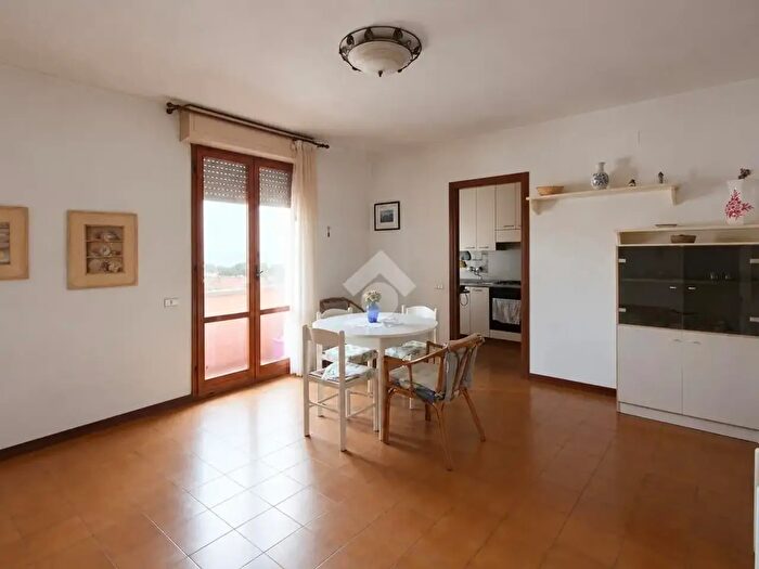 Appartamento quadrilocale in vendita in Via Michelangelo, Cascina