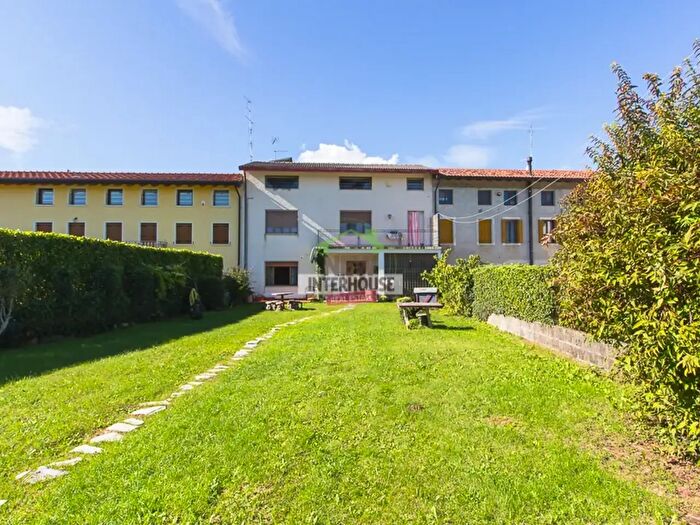 Appartamento quadrilocale in vendita in Via San Martino, Montereale Valcellina