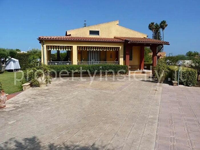 Casa con 6 locali in vendita in Siracusa