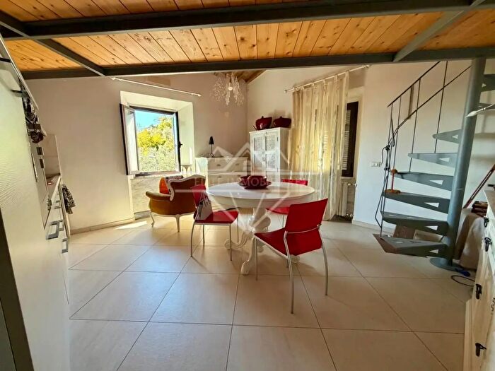 Appartamento quadrilocale in vendita in Carrara