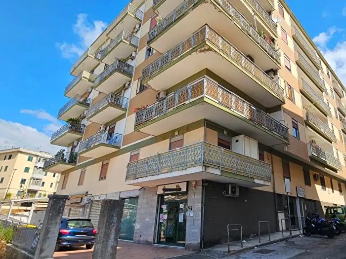 Appartamento quadrilocale in vendita in Viale Giostra, Messina