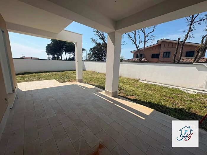 Casa quadrilocale in vendita in Anzio