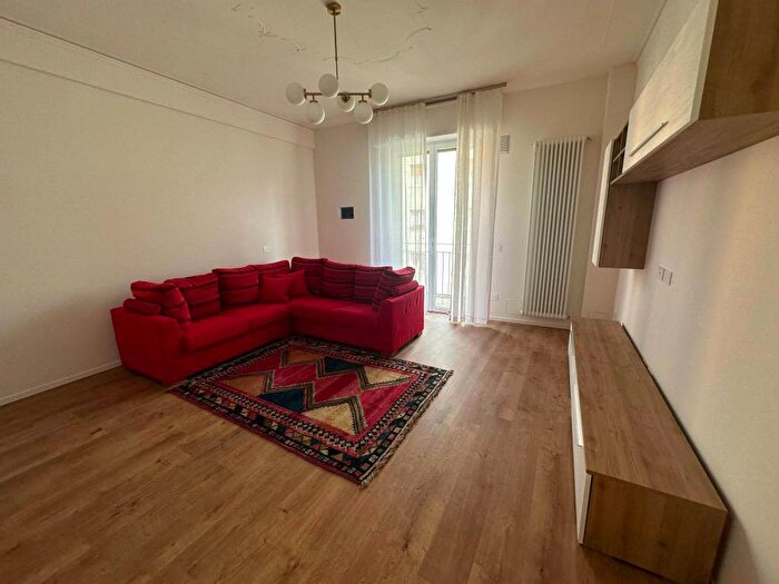 Appartamento trilocale in affitto in Largo Carlo Caldera, Valverde, Verona