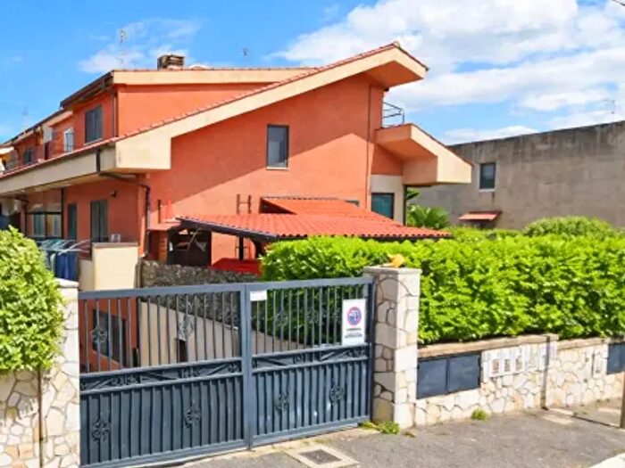 Casa trilocale in vendita in Via Roviano, Guidonia Montecelio