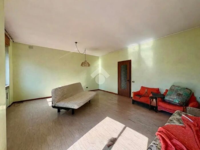 Appartamento trilocale in vendita in Via S G Bosco, Gandino